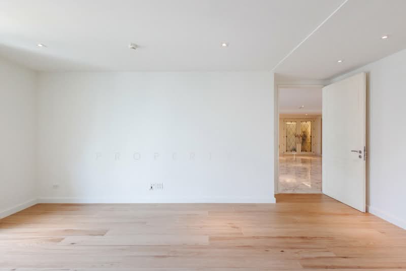 Wattana Heights, Bangkok, Sukhumvit Road, Khlongtoei Nua, Watthana, Bangkok, 4 Bedrooms, 336 sqm, Condo For Sale, by Property Fit, 500346402 - DDproperty.com