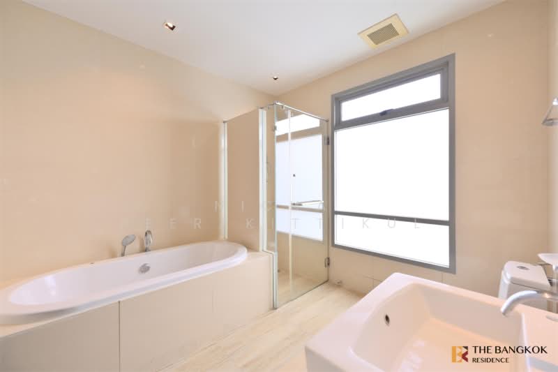 The Madison, Bangkok, Sukhumvit 41, Khlong Tan Nua, Watthana, Bangkok, 3 Bedrooms, 230 sqm, Condo For Rent, by Nicha Peerakittikul, 500346450 - DDproperty.com