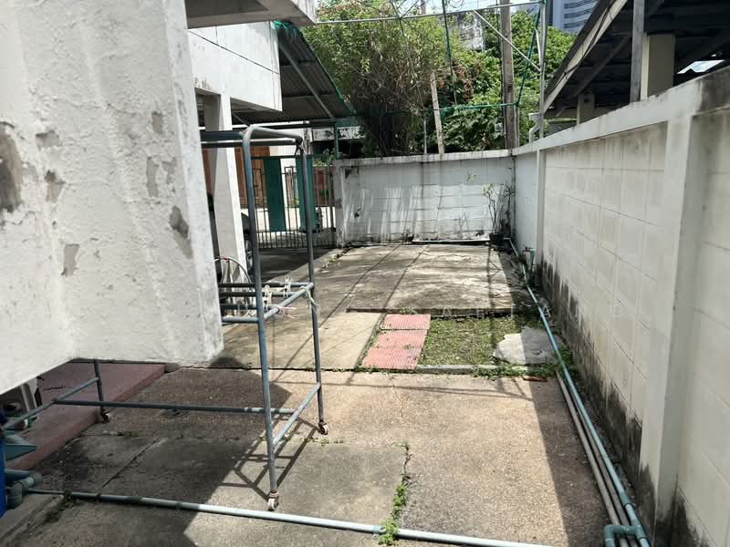 Single house Phahonyothin Soi 19/1, Chatuchak 56 sq.wa. 3 Bedrs, 3 Baths. Near Central Ladprao, Bangkok, พหลโยธิน 19/1, Chatuchak, Bangkok, 3 Bedrooms, 170 sqm, Single Detached House For Sale, by Sirithong Saetang, 500346462 - DDproperty.com