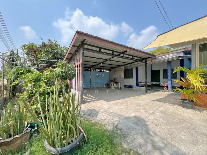 บ้านเดี่ยวพร้อมที่ดินพนัสนิคม ชลบุรี, Chon Buri (Pattaya), Tha Kham, Phanat Nikhom, Chon Buri (Pattaya), 3 Bedrooms, 100 sqm, Single Detached House For Sale, by The Best Property เจต, 500346620 - DDproperty.com