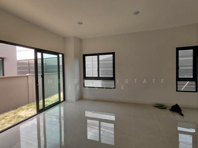 Baan Klang Mueng The Edition Pinklao-Borom 2, Bangkok, Suan Phak Road, Taling Chan, Bangkok, 4 Bedrooms, 200 sqm, Semi-Detached House (Twin House) For Sale, by HOME Real Estate Service, 500346731 - DDproperty.com