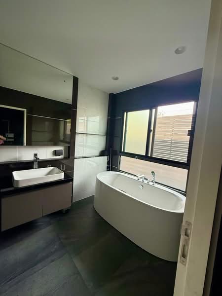 Setthasiri-Krungthep Kreetha 2, Bangkok, Krungthep Kreetha Road, Hua Mak, Bang Kapi, Bangkok, 4 Bedrooms, 280 sqm, Single Detached House For Rent, by Usuma Usumachat, 500346813 - DDproperty.com