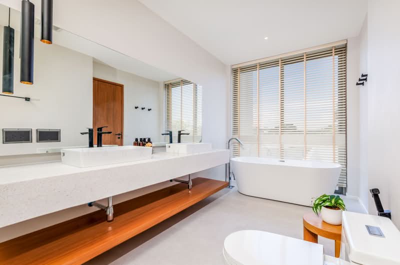 Lay Pearl, Phuket, Rawai, Muang Phuket, Phuket, 3 Bedrooms, 416 sqm, Villa For Sale, by Mark Horsfall, 500346832 - DDproperty.com