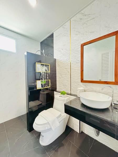 Living 36 At Pong Mabprachan Lake, Chon Buri (Pattaya), Map Prachan Reservoir 3240, Poong, Bang Lamung (Pattaya), Chon Buri (Pattaya), 3 Bedrooms, 130 sqm, Villa For Rent, by Praveen Peter, 500346887 - DDproperty.com