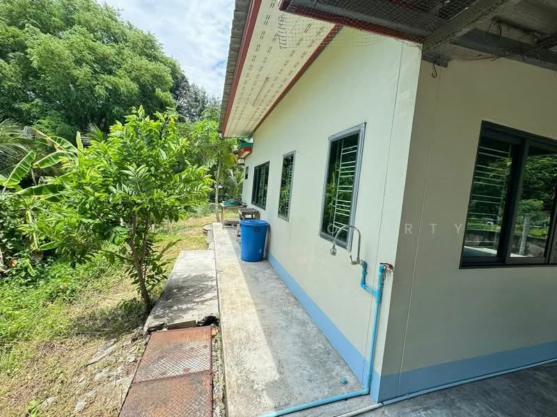 Land with existing buildings for sale in Huai Yai Phrom - Na Phrao, Sriracha, Chon Buri (Pattaya), Bang Phra, Si Racha, Chon Buri (Pattaya), , 800 sqm, Land For Sale, by A House Property Co.,Ltd., 500346919 - DDproperty.com