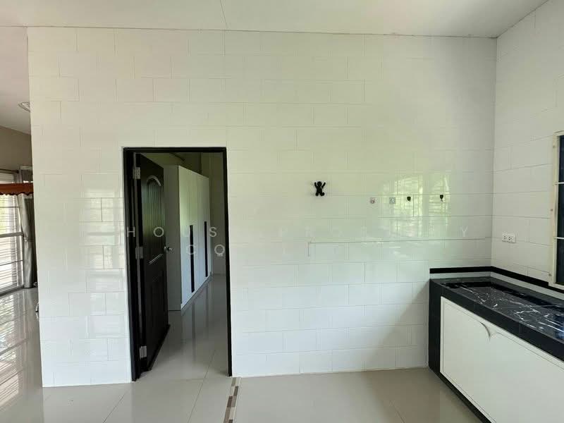 Land with existing buildings for sale in Huai Yai Phrom - Na Phrao, Sriracha, Chon Buri (Pattaya), Bang Phra, Si Racha, Chon Buri (Pattaya), , 800 sqm, Land For Sale, by A House Property Co.,Ltd., 500346919 - DDproperty.com