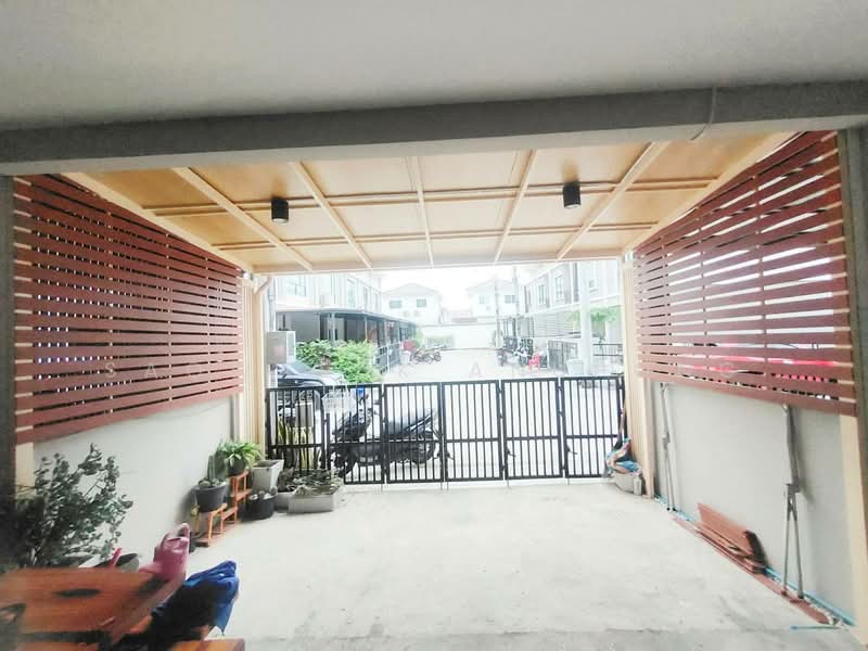 Patio Bangna-Wongwaen : พาทิโอ บางนา-วงแหวน, สมุทรปราการ, 199-21 ซอย กิ่งแก้ว 25/1, ราชาเทวะ, บางพลี, สมุทรปราการ, 120 ตร.ม., ทาวน์เฮ้าส์ ขาย, โดย Saowaluk Anupong, 500346952 - DDproperty.com