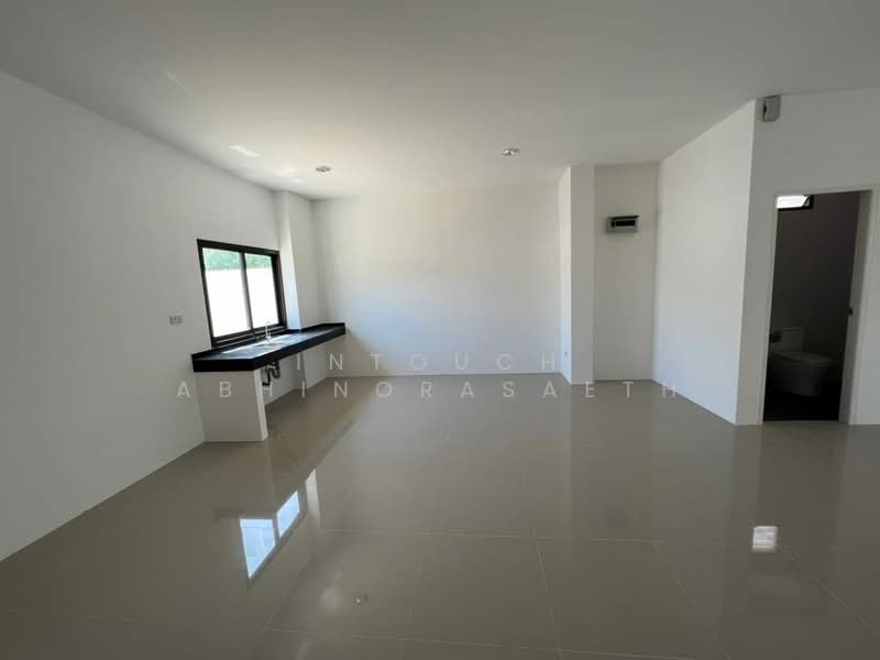 3-BR House, Bangkok, Thawi Watthana, Bangkok, 3 Bedrooms, 240 sqm, Single Detached House For Sale, by Intouch Abhinorasaeth, 500346956 - DDproperty.com
