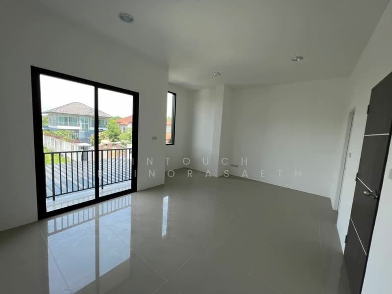 บ้าน 3-ห้องนอน, กรุงเทพ, ทวีวัฒนา, กรุงเทพ, 240 ตร.ม., บ้านเดี่ยว ขาย, โดย Intouch Abhinorasaeth, 500346956 - DDproperty.com