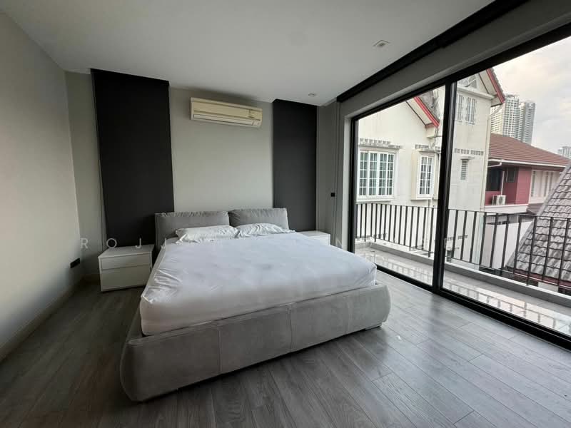 3-BR House, Bangkok, Khlong Tan Nua, Watthana, Bangkok, 3 Bedrooms, 350 sqm, Single Detached House For Rent, by Rojjana Jindasri, 500346983 - DDproperty.com