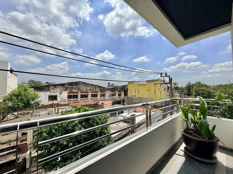Celadon Bangkok, Bangkok, 282 14 Soi Panitanan, Khlong Tan Nua, Watthana, Bangkok, 2 Bedrooms, 131 sqm, Apartment For Rent, by Bangkok Residential, 500346985 - DDproperty.com