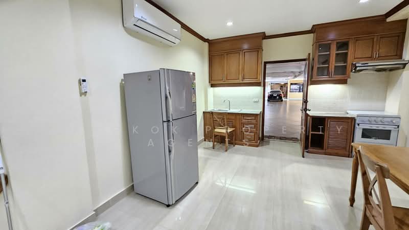 พร้อมศักดิ์ แมนชั่น, กรุงเทพ, สุขุมวิท 3 สุขุมวิท, คลองตันเหนือ, วัฒนา, กรุงเทพ, 100 ตร.ม., คอนโด ให้เช่า, โดย BANGKOK PROPERTY AGENTS, 500346989 - DDproperty.com