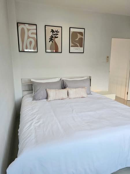 บ้านในโครงการ ให้เช่า – ใกล้กาดฝรั่ง เพียง 10 นาที ค่าเช่า 19,500 บาท / เดือน รหัสทรัพย์ : No.14H826, Chiang Mai, San Phak Wan, Hang Dong, Chiang Mai, 2 Bedrooms, 100 sqm, Single Detached House For Rent, by Rutchaporn Tunsiri, 500346991 - DDproperty.com