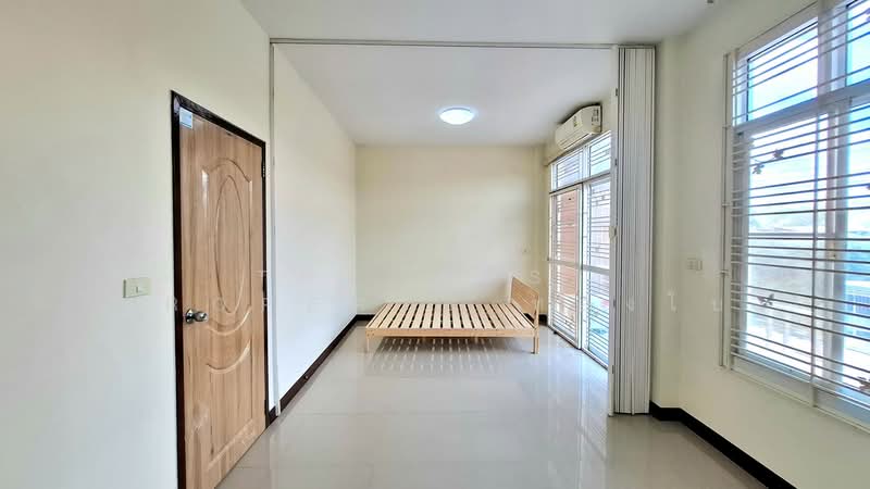 ทาวน์เฮ้าส์เหนือเมือง ร้อยเอ็ด, Roi Et, Nua Muang, Muang Roi Et, Roi Et, 3 Bedrooms, 150 sqm, Townhouse For Sale, by The Best Property ทองใบ, 500347016 - DDproperty.com