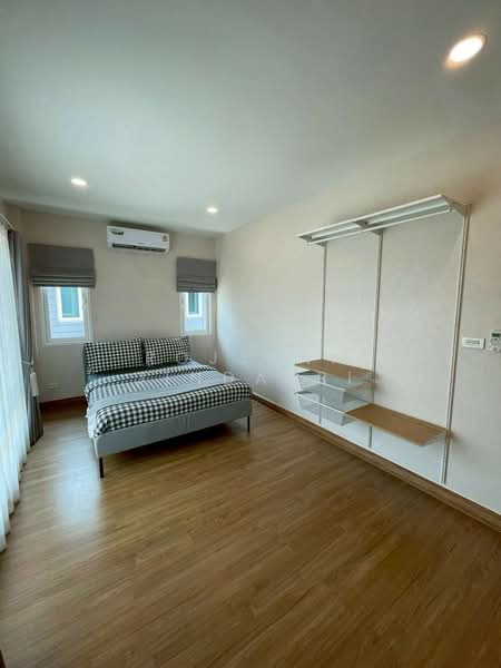 Centro Bangna-Wongwean, Bangkok, Kanchanaphisek Road, Dok Mai, Prawet, Bangkok, 4 Bedrooms, 200 sqm, Single Detached House For Rent, by Rojjana Jindasri, 500347047 - DDproperty.com