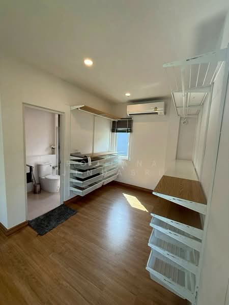 Centro Bangna-Wongwean, Bangkok, Kanchanaphisek Road, Dok Mai, Prawet, Bangkok, 4 Bedrooms, 200 sqm, Single Detached House For Rent, by Rojjana Jindasri, 500347047 - DDproperty.com