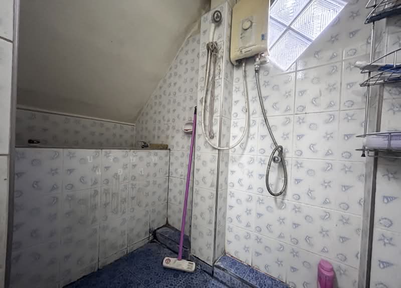 Land with buildings Pathum Thani, Pathum Thani, Prachathipat, Thanyaburi, Pathum Thani, 5 Bedrooms, 140 sqm, Single Detached House For Sale, by บริษัท เอชแอล แอสเซท จำกัด, 500347061 - DDproperty.com