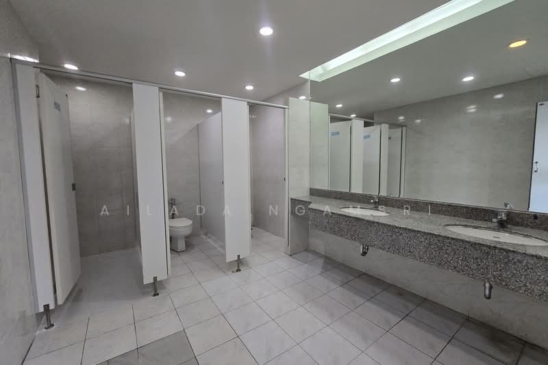 Lake Ratchada Office Complex, Bangkok, Khlong Toei, Khlong Toei, Bangkok, , 672 sqm, Office Space For Rent, by Ailada Ngamsri, 500347123 - DDproperty.com
