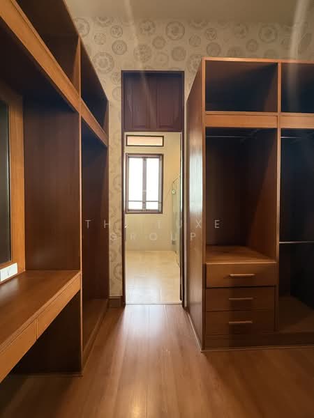 3 Storey Single House in Ekkamai, Bangkok, Phra Kanong Nua, Watthana, Bangkok, 4 Bedrooms, 620 sqm, Single Detached House For Rent, by The Luxe Group, 500347140 - DDproperty.com