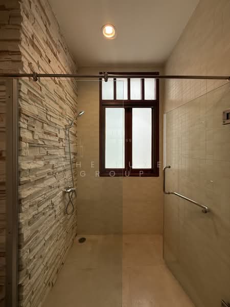 3 Storey Single House in Ekkamai, Bangkok, Phra Kanong Nua, Watthana, Bangkok, 4 Bedrooms, 620 sqm, Single Detached House For Rent, by The Luxe Group, 500347140 - DDproperty.com