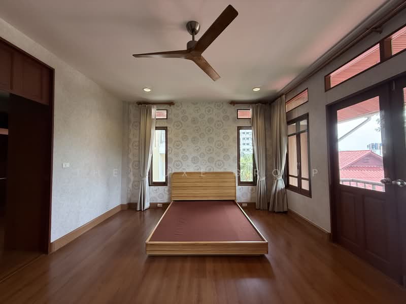 3 Storey Single House in Ekkamai, Bangkok, Phra Kanong Nua, Watthana, Bangkok, 4 Bedrooms, 620 sqm, Single Detached House For Rent, by The Luxe Group, 500347140 - DDproperty.com