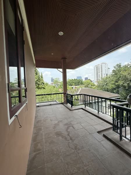 3 Storey Single House in Ekkamai, Bangkok, Phra Kanong Nua, Watthana, Bangkok, 4 Bedrooms, 620 sqm, Single Detached House For Rent, by The Luxe Group, 500347140 - DDproperty.com