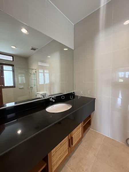 3 Storey Single House in Ekkamai, Bangkok, Phra Kanong Nua, Watthana, Bangkok, 4 Bedrooms, 620 sqm, Single Detached House For Rent, by The Luxe Group, 500347140 - DDproperty.com