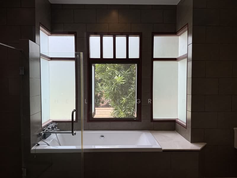 3 Storey Single House in Ekkamai, กรุงเทพ, พระโขนงเหนือ, วัฒนา, กรุงเทพ, 620 ตร.ม., บ้านเดี่ยว ให้เช่า, โดย The Luxe Group, 500347140 - DDproperty.com