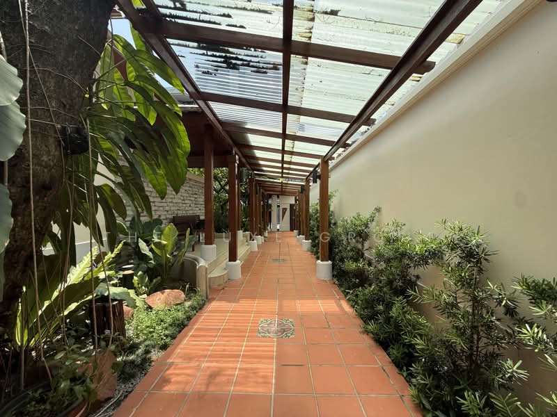 3 Storey Single House in Ekkamai, Bangkok, Phra Kanong Nua, Watthana, Bangkok, 4 Bedrooms, 620 sqm, Single Detached House For Rent, by The Luxe Group, 500347140 - DDproperty.com