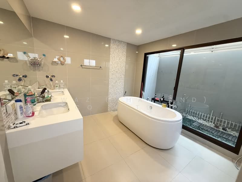 Luxury 4BR The Plant Elite Pattanakarn House | 3-Storey Family Home, Bangkok, Suan Luang, Bangkok, 4 Bedrooms, 249 sqm, Single Detached House For Sale, by Fazwaz (Thailand) Co., Ltd., 500347204 - DDproperty.com