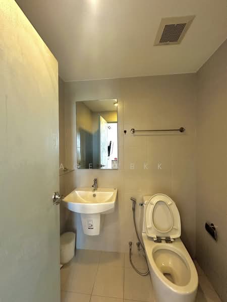 IDEO MOBI Sukhumvit Eastgate, Bangkok, 4371 Sukhumvit Road, Bang Na, Bangkok, 1 Bedroom, 31 sqm, Condo For Rent, by Agentbkk, 500347337 - DDproperty.com