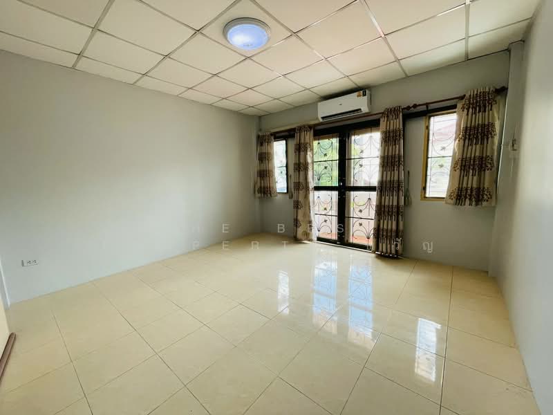 Moobaan Petchthaweesuk Petchkasem 106, Bangkok, Petchkasem Road, Nong Kang Plu, Nong Khaem, Bangkok, 2 Bedrooms, 106 sqm, Townhouse For Sale, by The Best Property ขวัญ, 500347363 - DDproperty.com