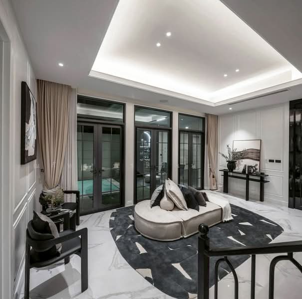 The Boulevard Ekkamai, Bangkok, 98 Soi Prasertdee, Khlong Tan Nua, Watthana, Bangkok, 4 Bedrooms, 500 sqm, Single Detached House For Sale, by ณภัทร พรสิริเมธากุล, 500347381 - DDproperty.com
