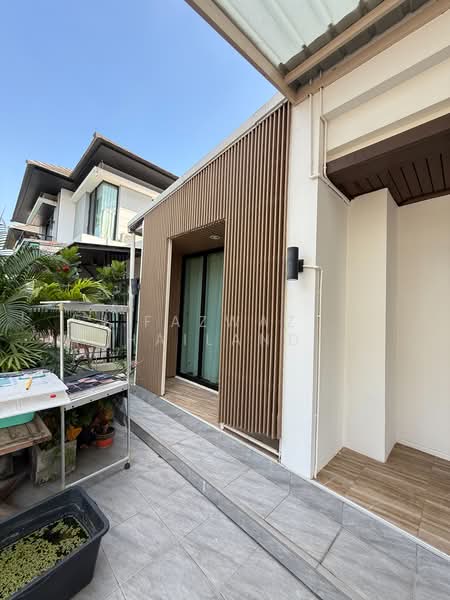 Spacious 4BR House at Lake View Park Wongwaen-Bangna Near Mega Bangna, กรุงเทพ, ดอกไม้, ประเวศ, กรุงเทพ, 240 ตร.ม., บ้านเดี่ยว ขาย, โดย Fazwaz (Thailand) Co., Ltd., 500347386 - DDproperty.com