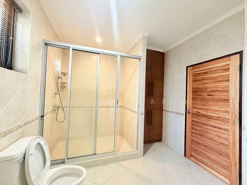 Majestic Residence Pratumnak, Chon Buri (Pattaya), Nong Pru, Bang Lamung (Pattaya), Chon Buri (Pattaya), 3 Bedrooms, 280 sqm, Villa For Rent, by Praveen Peter, 500347409 - DDproperty.com