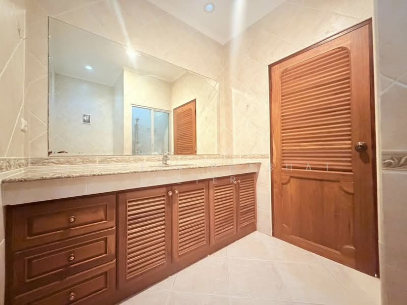 Majestic Residence Pratumnak : มาเจสติค เรสซิเดนซ์ พระตำหนัก, ชลบุรี, หนองปรือ, บางละมุง, ชลบุรี, 280 ตร.ม., วิลล่า ให้เช่า, โดย Praveen Prabhat Peter, 500347409 - DDproperty.com
