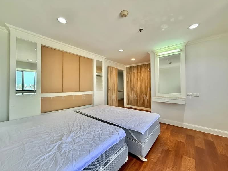 Baan Suanpetch, Bangkok, 18 Soi Sukhumvit 39, Khlong Tan Nua, Watthana, Bangkok, 3 Bedrooms, 133 sqm, Condo For Rent, by Supatra Khanapan, 500347415 - DDproperty.com
