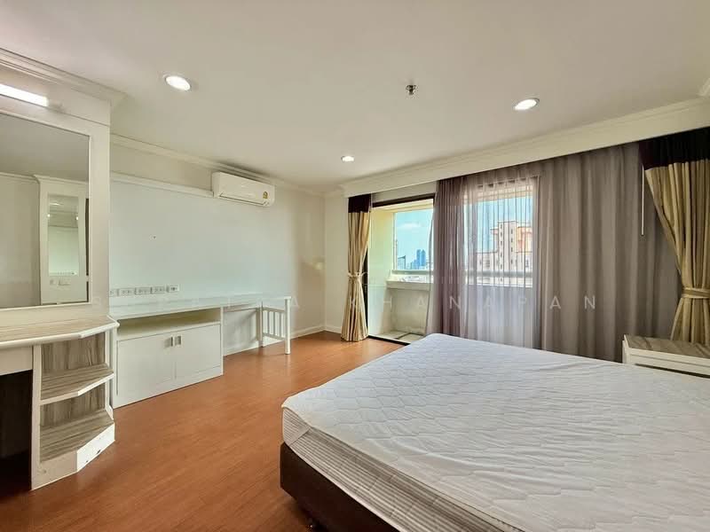 Baan Suanpetch, Bangkok, 18 Soi Sukhumvit 39, Khlong Tan Nua, Watthana, Bangkok, 3 Bedrooms, 133 sqm, Condo For Rent, by Supatra Khanapan, 500347415 - DDproperty.com