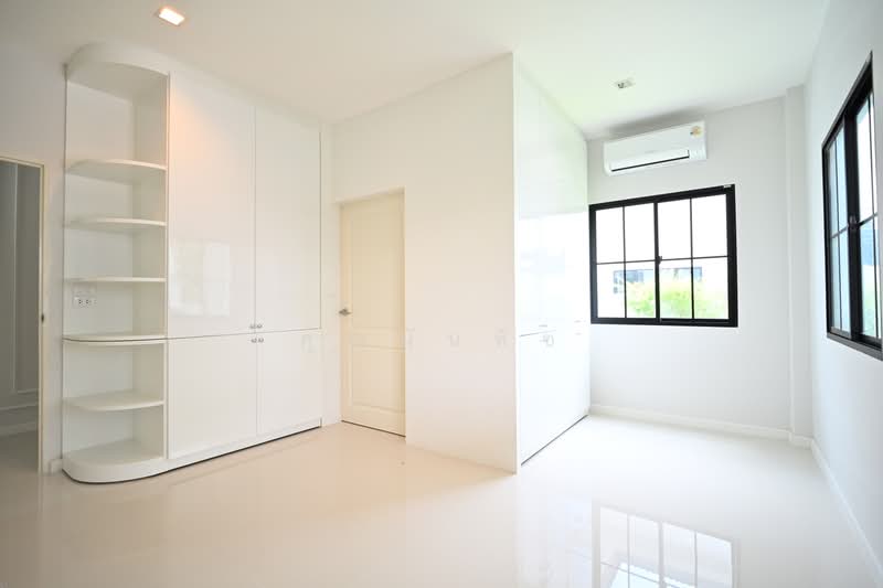 ขายบ้านเดี่ยวหลังมุม ลัดดารมย์ พุทธมณฑลสาย 3 Built-in ใหม่ทั้งหลัง ไม่เคยเข้าอยู่ ใกล้มหิดล ศาลายา, Bangkok, Thawi Watthana, Bangkok, 4 Bedrooms, 354 sqm, Single Detached House For Sale, by คุณจันทิมา, 500347469 - DDproperty.com