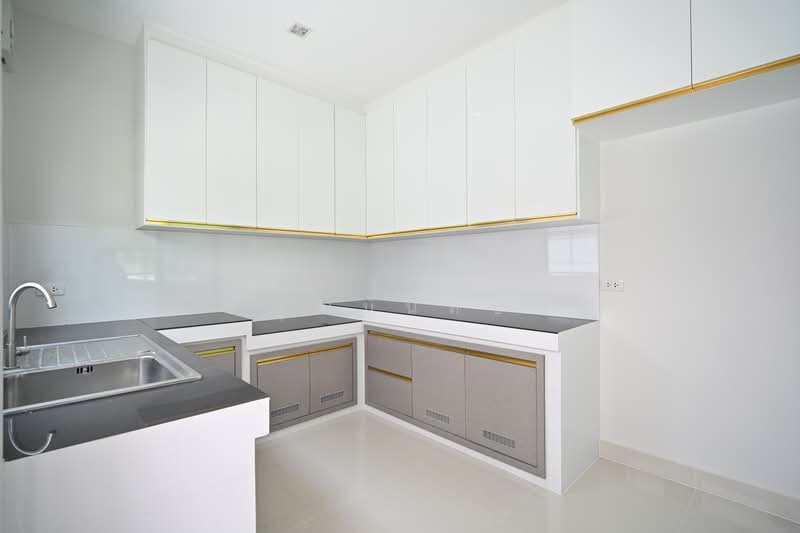 ขายบ้านเดี่ยวหลังมุม ลัดดารมย์ พุทธมณฑลสาย 3 Built-in ใหม่ทั้งหลัง ไม่เคยเข้าอยู่ ใกล้มหิดล ศาลายา, Bangkok, Thawi Watthana, Bangkok, 4 Bedrooms, 354 sqm, Single Detached House For Sale, by คุณจันทิมา, 500347469 - DDproperty.com
