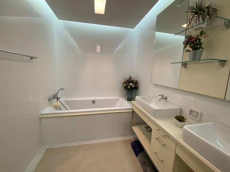 Siri Residence, Bangkok, 21 Soi Sukhumvit 24, Khong Tan, Khlong Toei, Bangkok, 2 Bedrooms, 94 sqm, Condo For Rent, by Supatra Khanapan, 500347496 - DDproperty.com