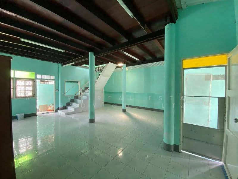 2 plots of land for sale together. Land with buildings: a 2-storey house and a 2-storey Towhouse @ S, Samut Prakan, Samrong Nua, Muang Samut Prakarn, Samut Prakan, , 308 sqm, Land For Sale, by Aspire Real Estate Agency Co., Ltd., 500347500 - DDproperty.com
