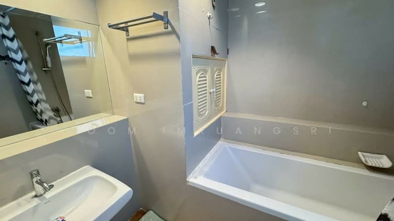 Tai Ping Towers, Bangkok, 582 Soi Sukhumvit 63, Khlong Tan Nua, Watthana, Bangkok, 2 Bedrooms, 102 sqm, Condo For Rent, by Phoom Imruangsri, 500347536 - DDproperty.com