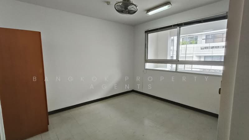 Krungthep Thani Tower, Bangkok, 56 Soi Sukhumvit 24, Khong Tan, Khlong Toei, Bangkok, 3 Bedrooms, 330 sqm, Condo For Rent, by BANGKOK PROPERTY AGENTS, 500347572 - DDproperty.com