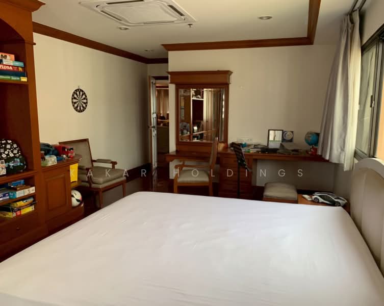 G.P. Grande Tower, Bangkok, 55 Sukhumvit 23, Khlongtoei Nua, Watthana, Bangkok, 3 Bedrooms, 260 sqm, Condo For Rent, by Phakaporn Brikshavana, 500347685 - DDproperty.com