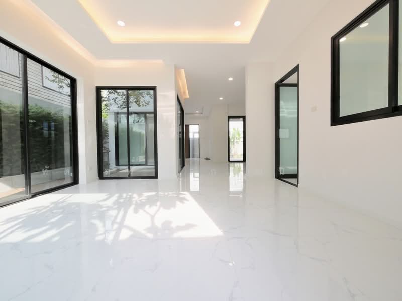 ขายบ้านเดี่ยว 2 ชั้น อ่อนนุช 17 บ้านสร้างใหม่ 50 ตร.ว. 3 นอน 3 น้ำ, Bangkok, Suan Luang, Bangkok, 3 Bedrooms, 270 sqm, Single Detached House For Sale, by ทัตเทพ ดิลกพัฒนะกูล, 500347812 - DDproperty.com