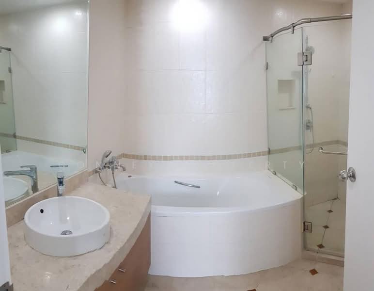 Baan Siri Sukhumvit 10 : บ้านสิริ สุขุมวิท 10, กรุงเทพ, ซอยสุขุมวิท 10, คลองเตย, กรุงเทพ, 60 ตร.ม., คอนโด ให้เช่า, โดย Connex Property, 500347830 - DDproperty.com