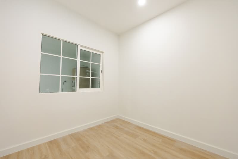 Golden Town 3 Bangna-Suanluang, Bangkok, Kanchanaphisek Road, Prawet, Bangkok, 4 Bedrooms, 76 sqm, Townhouse For Sale, by Tharnavee Tharnasetthadakul, 500347848 - DDproperty.com