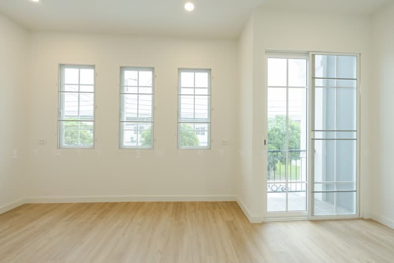 Golden Town 3 Bangna-Suanluang, Bangkok, Kanchanaphisek Road, Prawet, Bangkok, 4 Bedrooms, 76 sqm, Townhouse For Sale, by Tharnavee Tharnasetthadakul, 500347848 - DDproperty.com