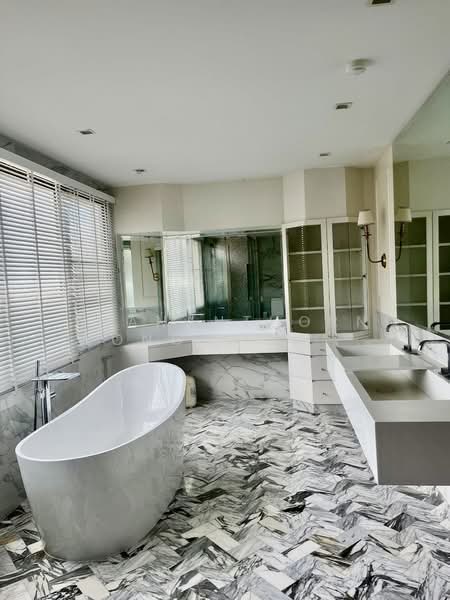 Thonglor Home Office, Bangkok, Khlong Tan Nua, Watthana, Bangkok, , 900 sqm, Shophouse For Rent, by Thananthorn Wongvarnkaseam, 500347869 - DDproperty.com